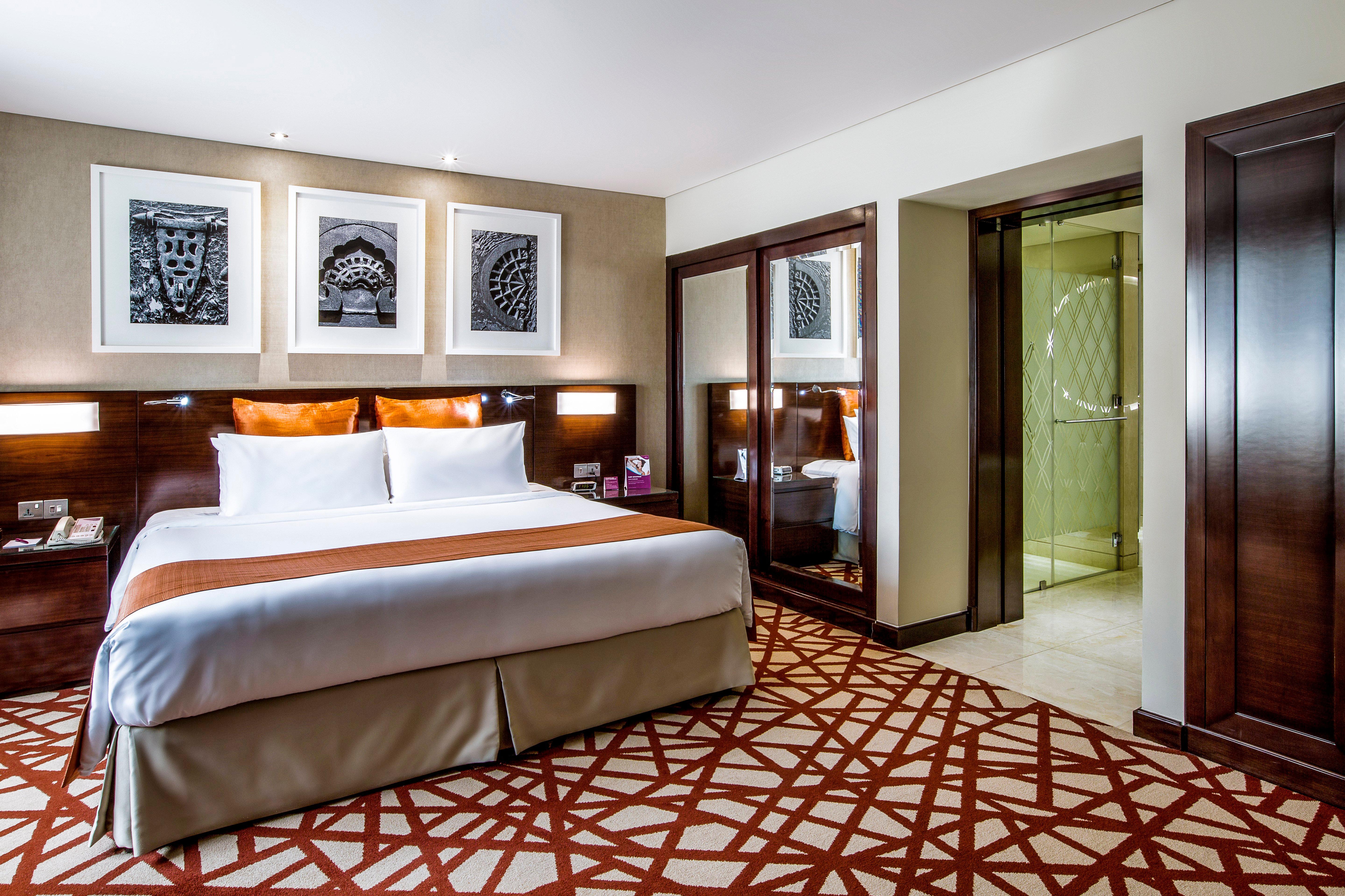 Crowne Plaza Dubai Deira By Ihg Ξενοδοχείο Εξωτερικό φωτογραφία A bedroom at the hotel
