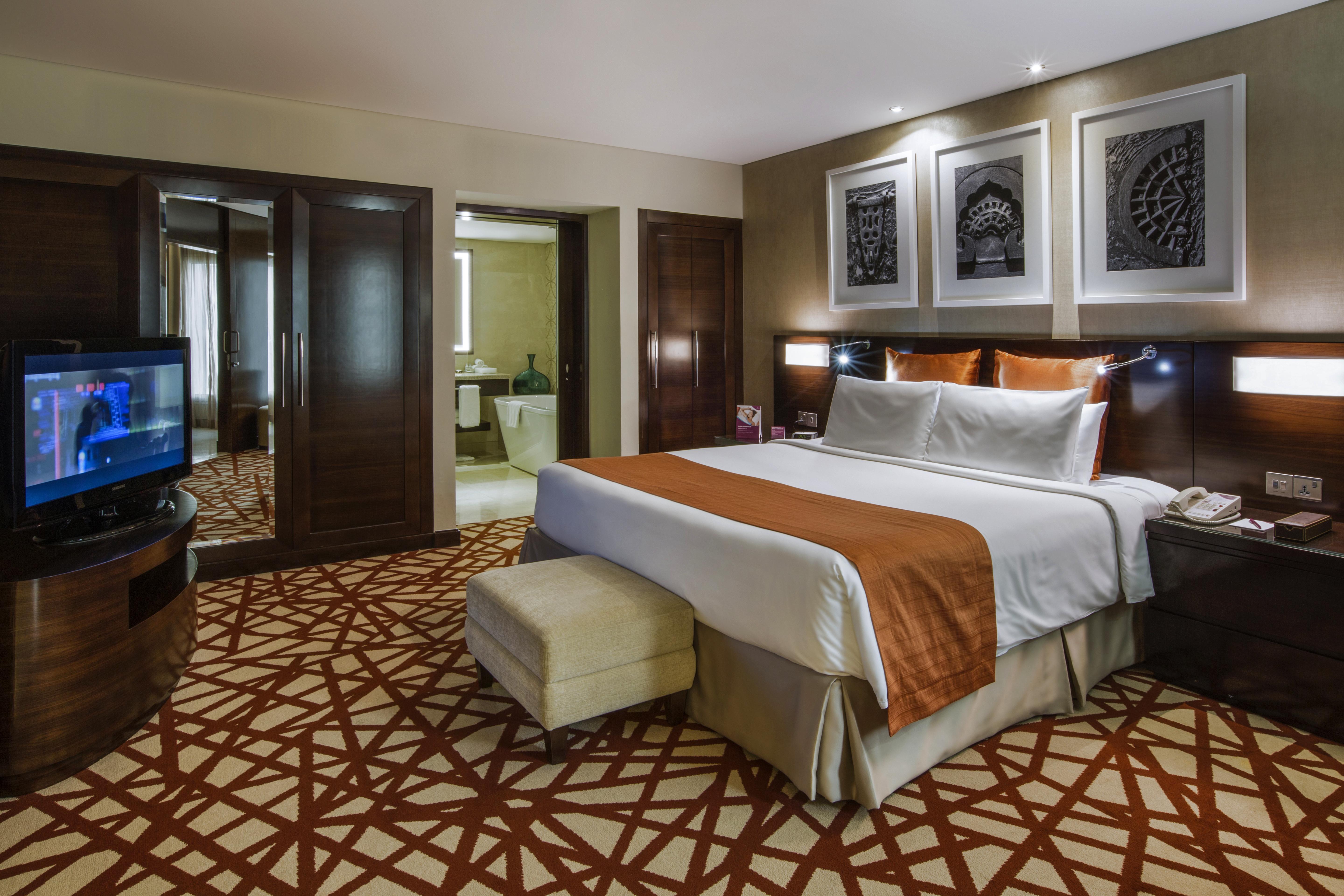 Crowne Plaza Dubai Deira By Ihg Ξενοδοχείο Εξωτερικό φωτογραφία A bedroom at the hotel