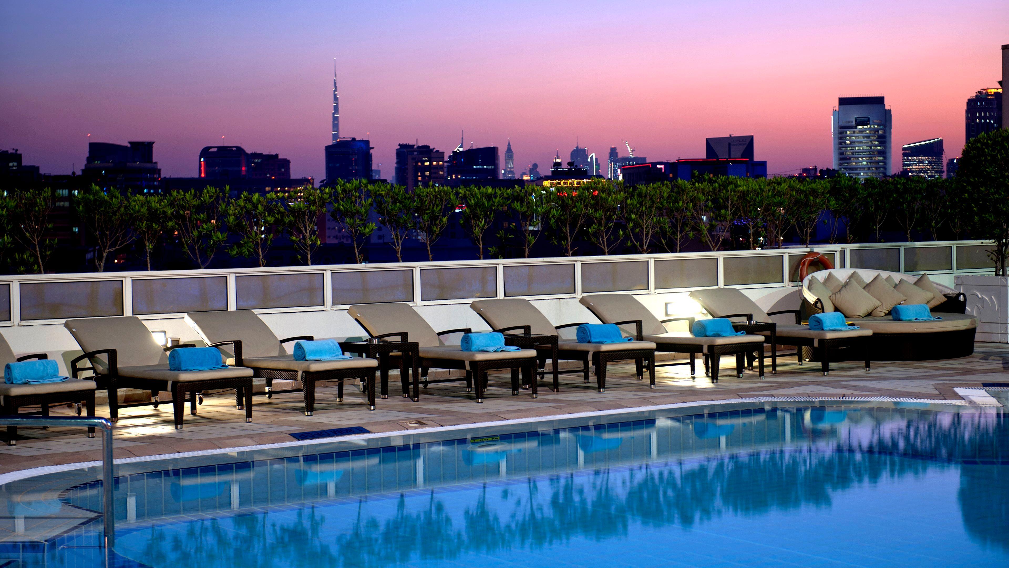 Crowne Plaza Dubai Deira By Ihg Ξενοδοχείο Ανέσεις φωτογραφία Rooftop pool at the W Hollywood