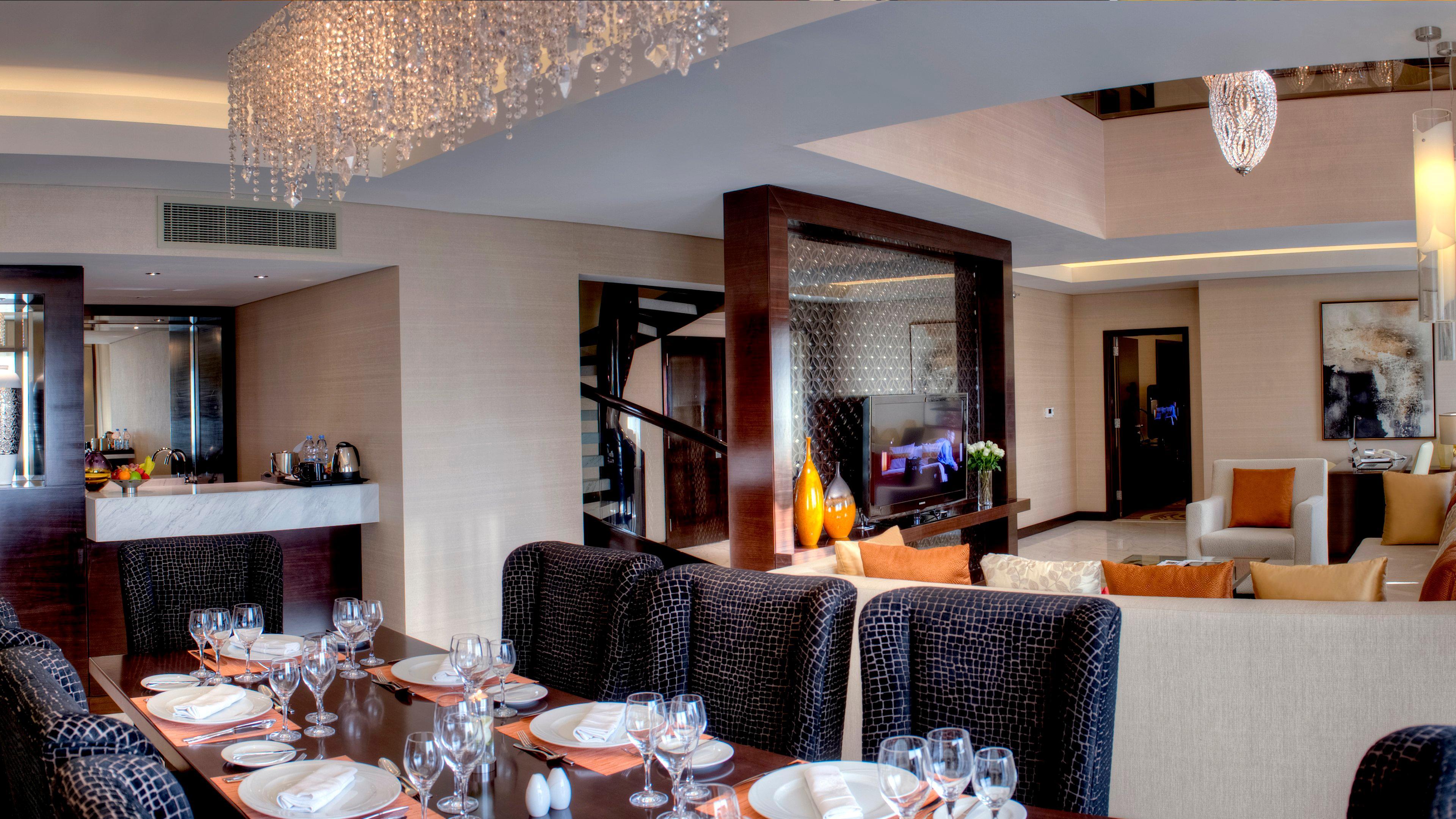 Crowne Plaza Dubai Deira By Ihg Ξενοδοχείο Εξωτερικό φωτογραφία A suite at the Taj Mahal Palace, Mumbai