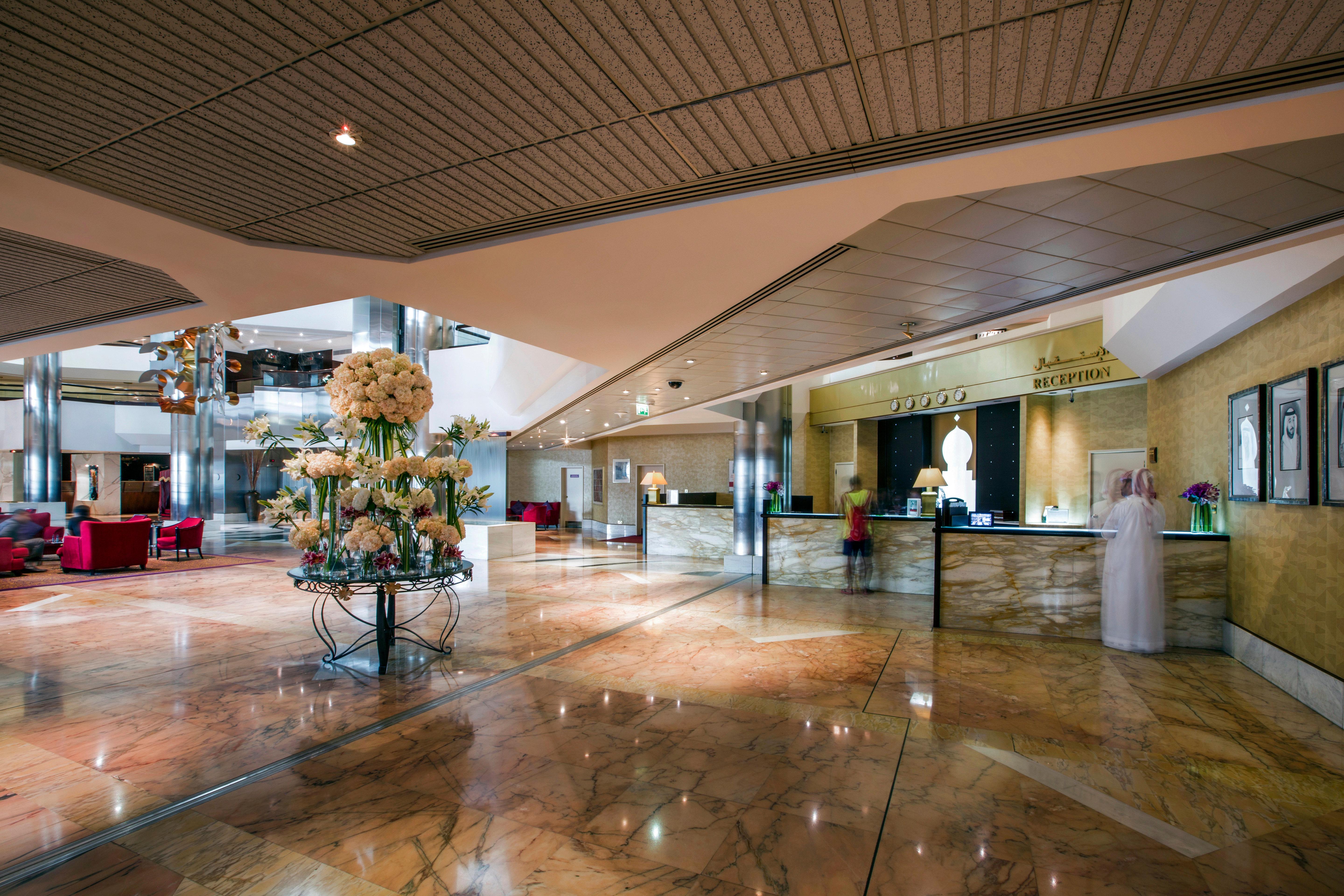 Crowne Plaza Dubai Deira By Ihg Ξενοδοχείο Εξωτερικό φωτογραφία Lobby