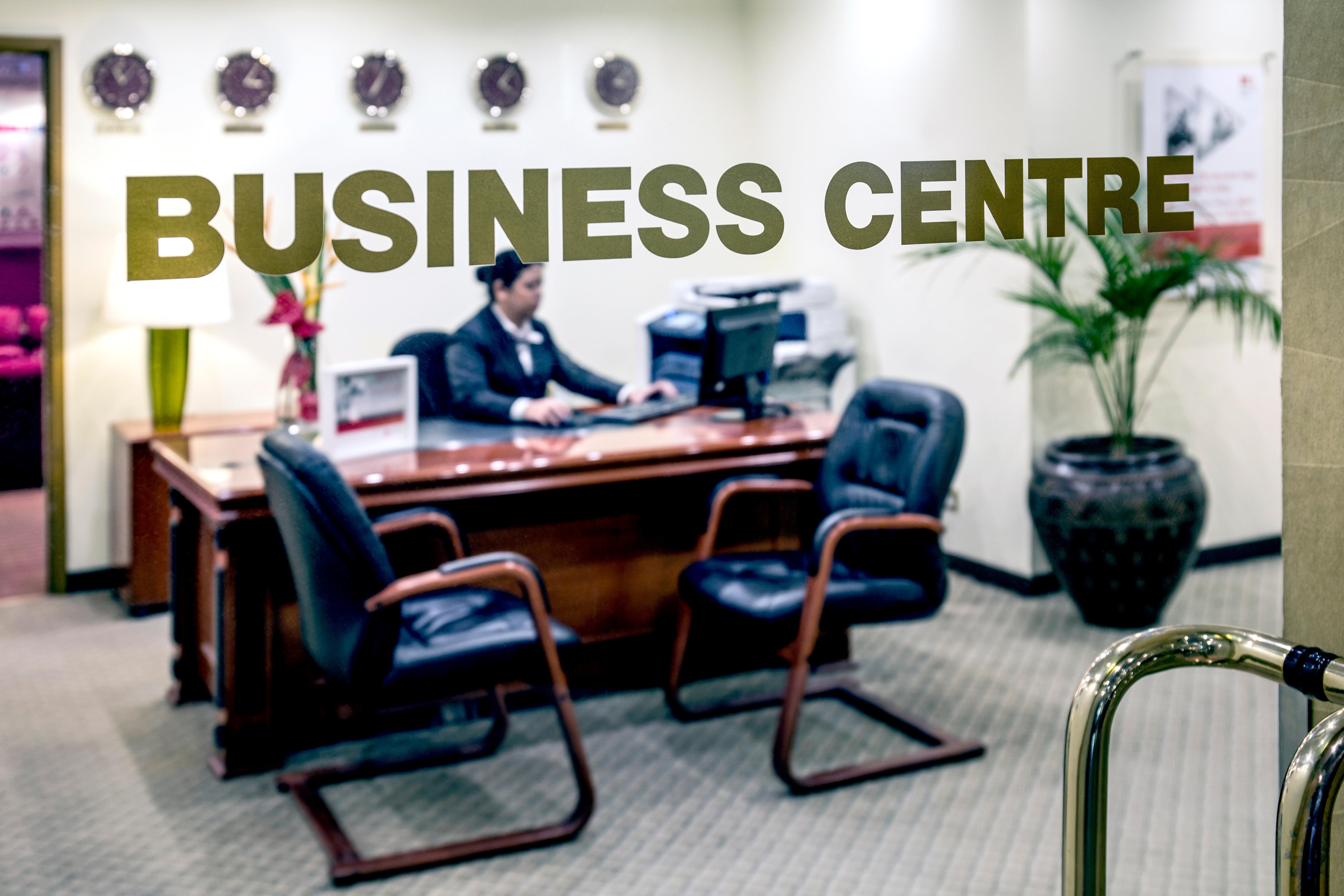 Crowne Plaza Dubai Deira By Ihg Ξενοδοχείο Εξωτερικό φωτογραφία A business centre