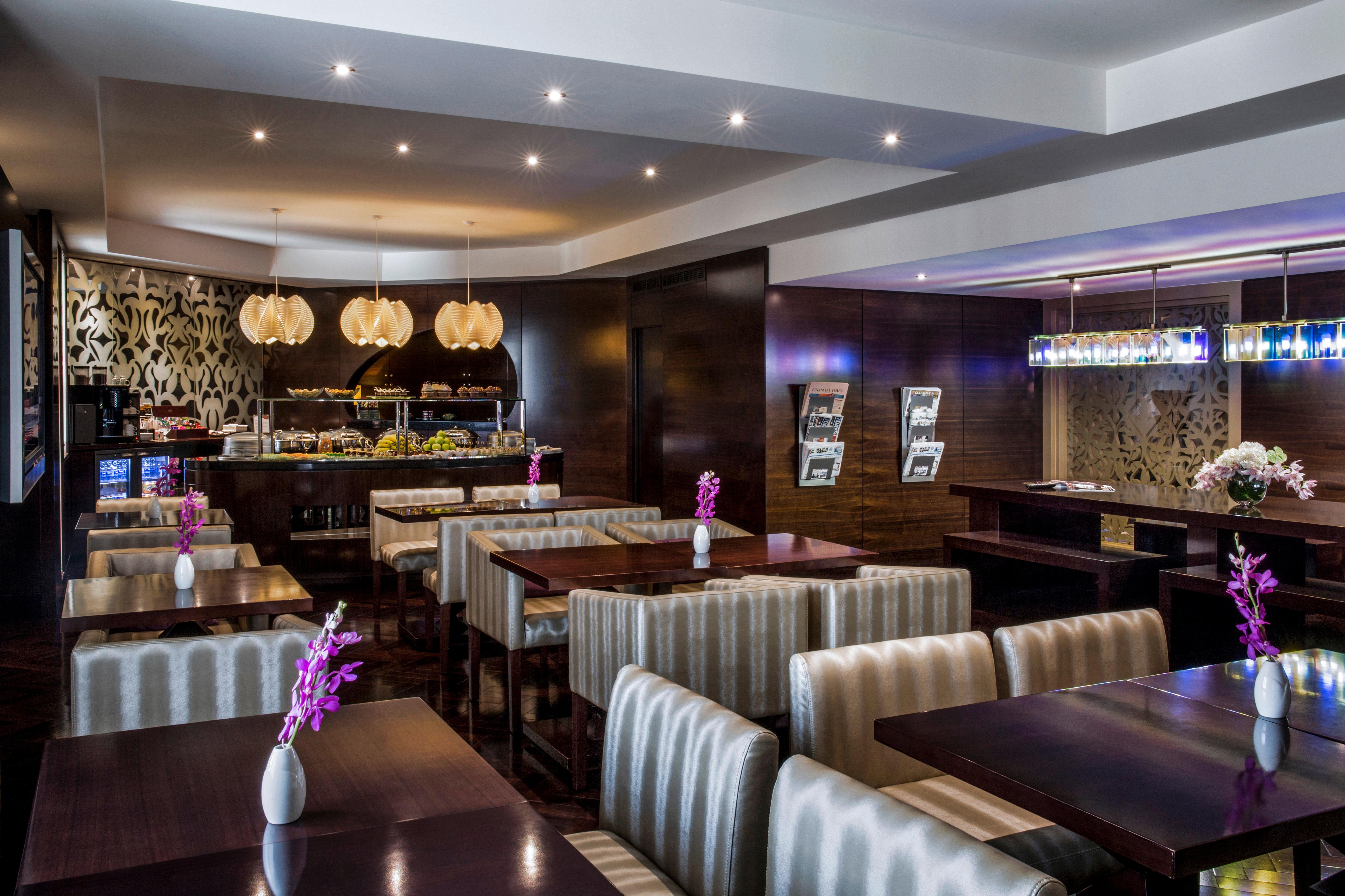 Crowne Plaza Dubai Deira By Ihg Ξενοδοχείο Εξωτερικό φωτογραφία The interior of the restaurant